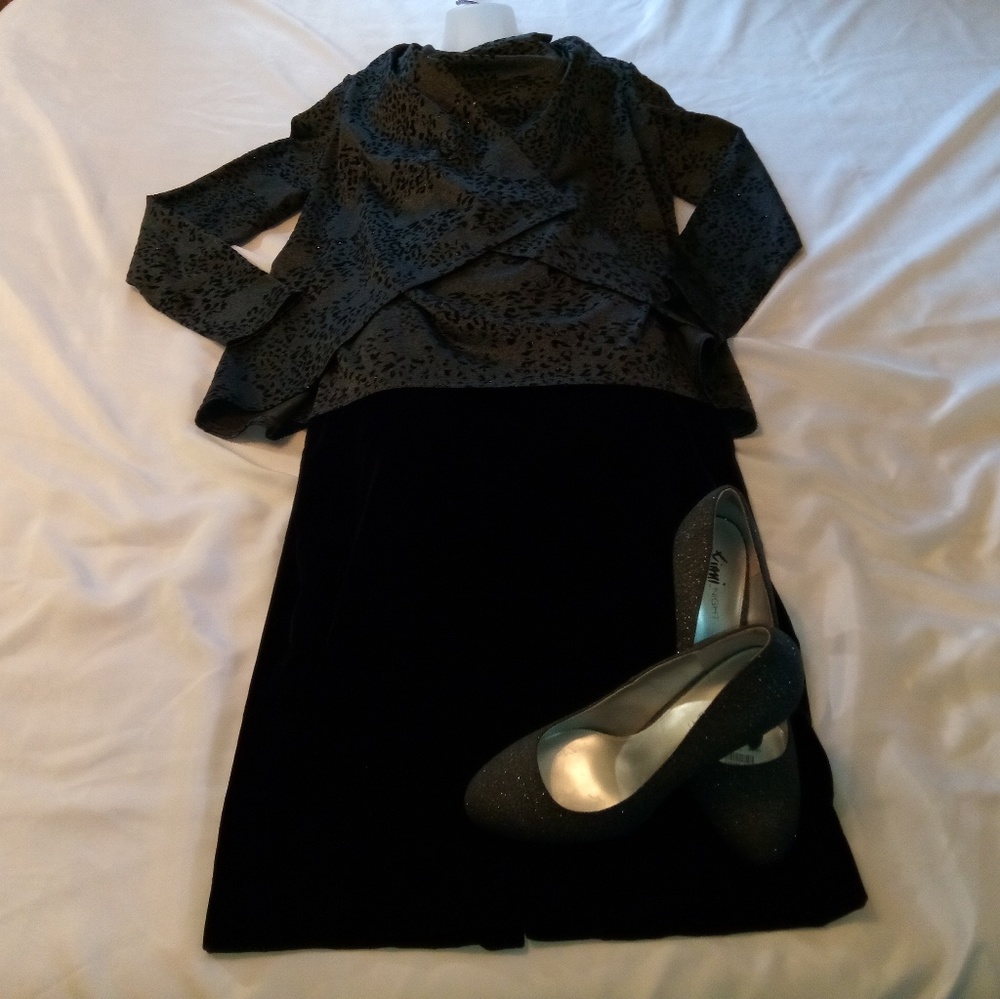 Liz Claiborne Collections Velvet Pencil Skirt - Picture 5 of 6